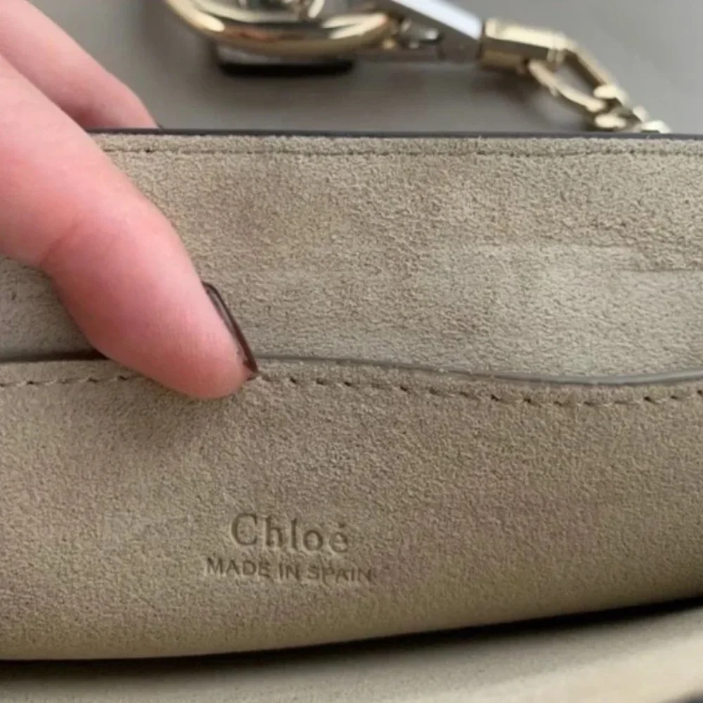 ✨ Chloe Faye Small Crossbody Bag Suede - Motty Grey - Picture 5 of 9